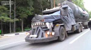 Chiếc xe kì dị chưa từng thấy xuất hiện trên đường phố Nga