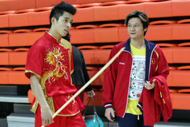 Vì sao Mạnh Quyền gặp ‘tai nạn’ gãy côn?