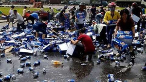 Man rợ ‘hôi của’ cướp bia: 20 phút thực nghiệm hiện trường