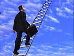 Đang thụ án, được thăng chức Phó phòng tín dụng