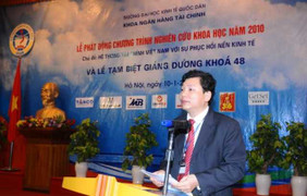 Miễn nhiệm chức danh PGS với ông Hoàng Xuân Quế