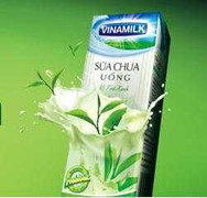 Sữa chua Vinamilk uống vị trà chanh cho các bạn gái