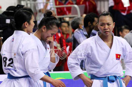 Chủ nhà ép 'thô lỗ', nữ VĐV Việt Nam òa khóc trên thảm đấu