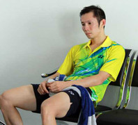 Clip: Tiến Minh thất bại cay đắng ở bán kết cầu lông