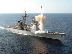 Tàu chiến Mỹ, Trung suýt đâm nhau trên Biển Đông