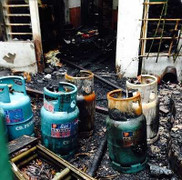 Truy tìm nguyên nhân vụ nhà hàng cháy rụi giữa thủ đô