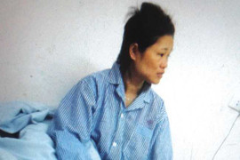 Nhân viên tẩm quất bị khách lột truồng tra tấn dã man