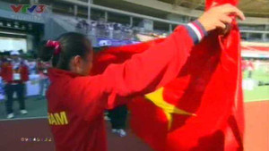 Clip: Phạm Thị Bình giành HCV đầu tiên cho điền kinh