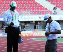 Cô gái vàng Việt Nam ngất xỉu vì... súng xịt