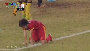 Clip: Tuyết Dung lỡ cơ hội 'nhấn chìm' Malaysia