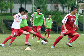 Thất vọng U23, 'mãn nhãn' xem U19 luyện tập