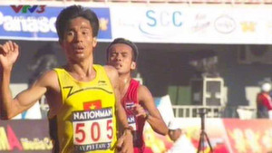 Clip: Nguyễn Văn Lai giành HCV cự ly 10.000m nam