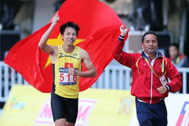 Trực tiếp SEA Games 19/12: Vàng về liên tiếp, Việt Nam giành lại vị trí thứ 2