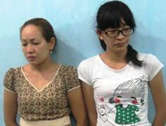 Clip: 2 bảo mẫu bạo hành bé tại trại tạm giam