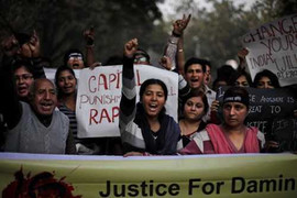 5 cảnh sát Ấn Độ cưỡng hiếp tập thể nữ sinh