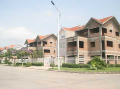 Đại gia ngoại, kẻ đến sau 'dọn xác' người chết trước