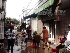 Hai ngôi nhà 'rủ nhau' bốc cháy giữa Sài Gòn