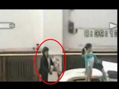 Xót xa clip cô giáo thẳng tay giật tóc, đánh học trò