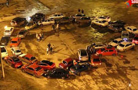 Chơi trội, xếp ô thành hình trái tim cầu hôn