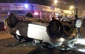 'Siêu xe' Porsche lật ngửa, tan nát giữa phố Hà Nội