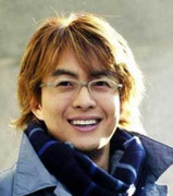 Sao 'Bản tình ca mùa đông' Bae Yong Joon hẹn hò gái trẻ