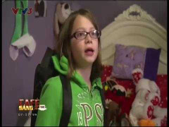 Gặp bé gái sống không dạ dày suốt 10 năm