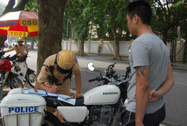 ‘Bêu’ người vi phạm giao thông lên báo: Bộ Công an nói gì?