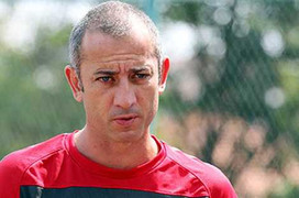 Trước thềm U19 Quốc tế, bầu Đức ‘trói tướng’