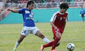 Clip: 'Trận tennis' giữa U19 Việt Nam và HAGL