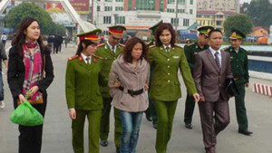 Chị em siêu lừa khiến công an mất ngủ