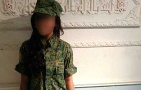 Nữ sinh tung ảnh phản cảm, dân mạng dậy sóng