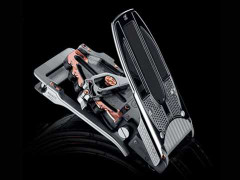 Mặt thắt lưng có giá bằng... Porsche hạng sang