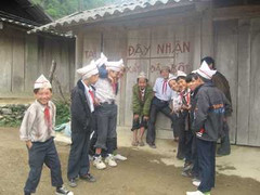 Đánh học sinh khi say, thầy giáo bị đuổi việc