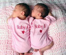 Những em bé chào đời từ tinh trùng cha đã chết