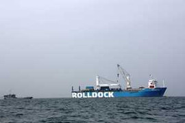 Tàu Kilo Hà Nội chuẩn bị làm lễ thượng cờ ở cảng Cam Ranh