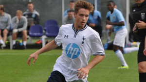 Thần đồng điện ảnh sắp đối đầu U19 Việt Nam