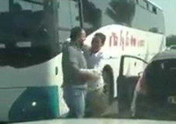 Clip gây gổ đánh nhau vì tắc đường hài chưa từng thấy