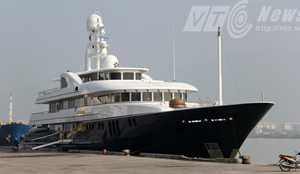Chiêm ngưỡng siêu du thuyền Archimedes trên sông Hàn