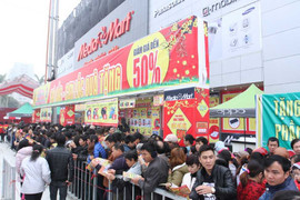 Biển người đổ về Đại siêu thị điện máy tỉnh Bắc Ninh