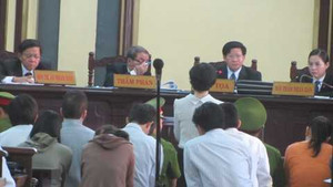 Siêu lừa Huyền Như: 'Vay vì sợ bị giang hồ đập vỡ mặt'