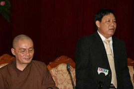 Sự thật 1.200 bao tải tiền ở chùa Hương