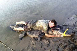 TP.HCM: Dân bắt được cá sấu lạ