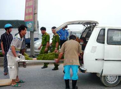 Clip: Bị truy đuổi, táo tợn cán chết cảnh sát giao thông