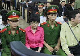 Bao nhiêu đại gia dính tới siêu lừa Huyền Như?