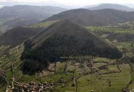 Bí ẩn thung lũng Kim tự tháp khổng lồ phát hiện ở châu Âu