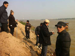 Vụ Cát Tường: Máy bức xạ quay tít trong bụng xà lan