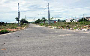 Bán tháo 'nhà nát'