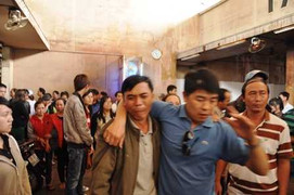 Nổ nhà trọ, 4 sinh viên chết cháy: Tiếng khóc thấu trời ở nhà tang lễ