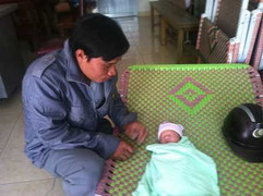 Clip hát về bé sơ sinh bị bắt cóc xúc động dân mạng