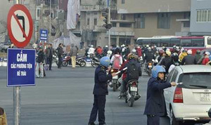 Phân luồng giao thông tuyến đường 'đắt nhất hành tinh'